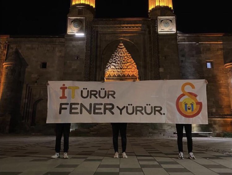 Seni de seni seveni de sevmiyoruz