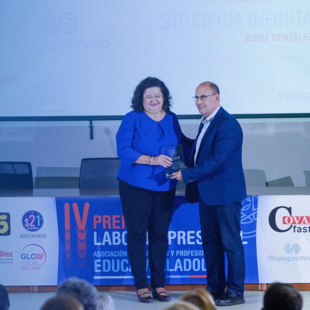 Ayer recibimos un premio de la <a href="/AsociacionEduca/">EducaValladolid</a> en relación con el #ODS13 'Acción por el clima' ♻️✅. 🤩👏Agrademos que reconozcan nuestros procesos en #economíacircular