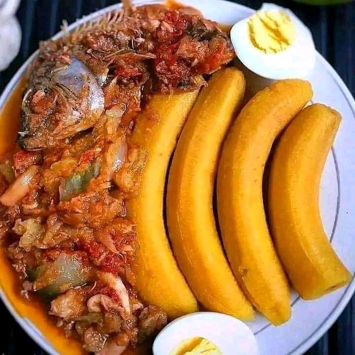 wmwengah's tweet photo. Supper is served. #MapishiMurwaNaJustin #MumeJikoni #JustinCooks #MapishiMotoMoto https://t.co/Lhsr22HcN5