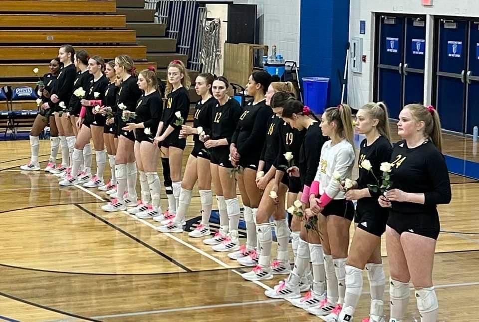 valliveaux's tweet photo. @OLLUvb @TLU_VB Love and prayers to the OLLU VB team and Lina’s family. https://t.co/xRasxlZuTP