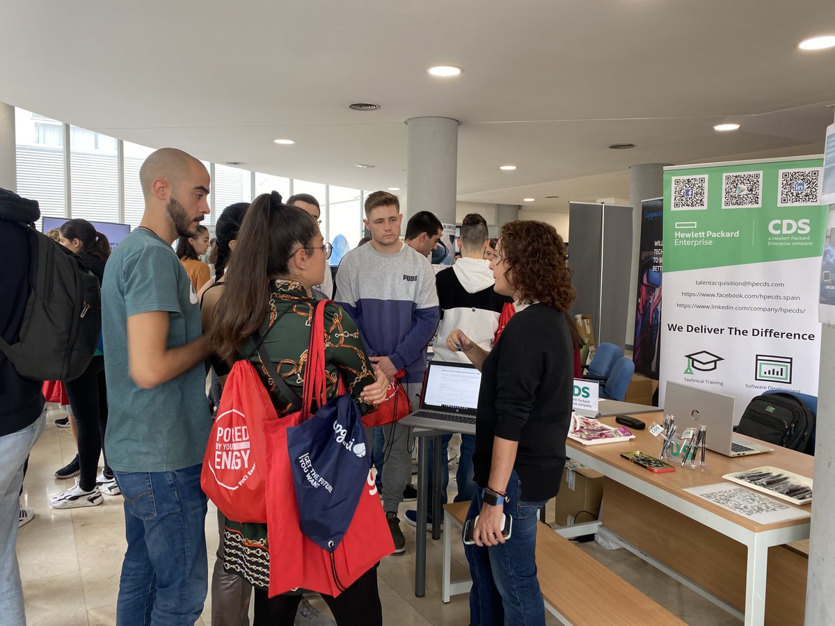 HPECDS_ES's tweet photo. Hoy terminamos dos jornadas intensivas presentando nuestros programas de talento en las ferias de #empleo de la @ETSISIupm @UPM #Madrid y la Escuela de Ingeniería Informática de la @UVa_es.
¡Únete al #talentoCDS! 👉https://t.co/tAK92dmfdX
#HPECDS #tech #ofertasdeempleo https://t.co/IAJHRP4K92