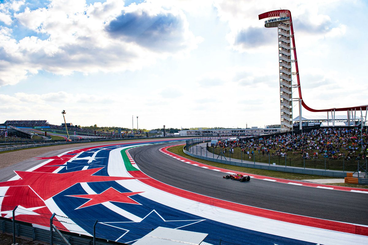 GarageXYZ's tweet photo. Garage x @COTA 🏁 

Today we take fan experience to the next level as six @Garagexyz holders join us at our first @F1 community event. 

Stay tuned this weekend for LIVE coverage &amp; a chance to WIN a Garage-1500 #NFT.

#F1 #Formula1 #COTA #WeRide https://t.co/kieEPF8469