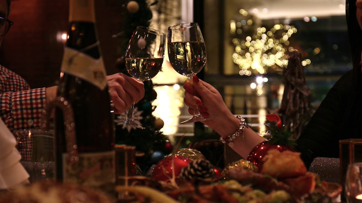 GonvilleHotel's tweet photo. Celebrate the most wonderful time of the year with us ✨ 
Whether you’re looking to celebrate with colleagues or with your family and friends, we’ve got something for everyone.
Find out more and book at https://t.co/Myz05EbuHi 
#ChristmasHolidays #ChristmasParties #Cambridge https://t.co/jHG04MjcH9