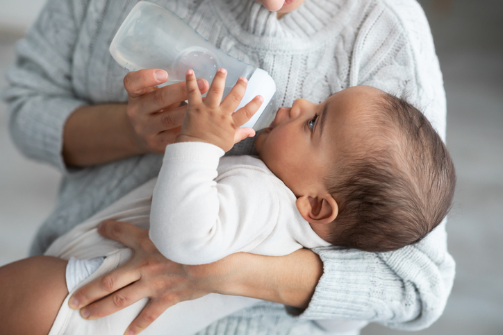 We talk a lot about when a baby is ready to start eating solids. What about drinking liquids other than breast milk or formula?
#nepeds #parenting #timeforwater #drinkup

pathways.org/baby-drinking-…