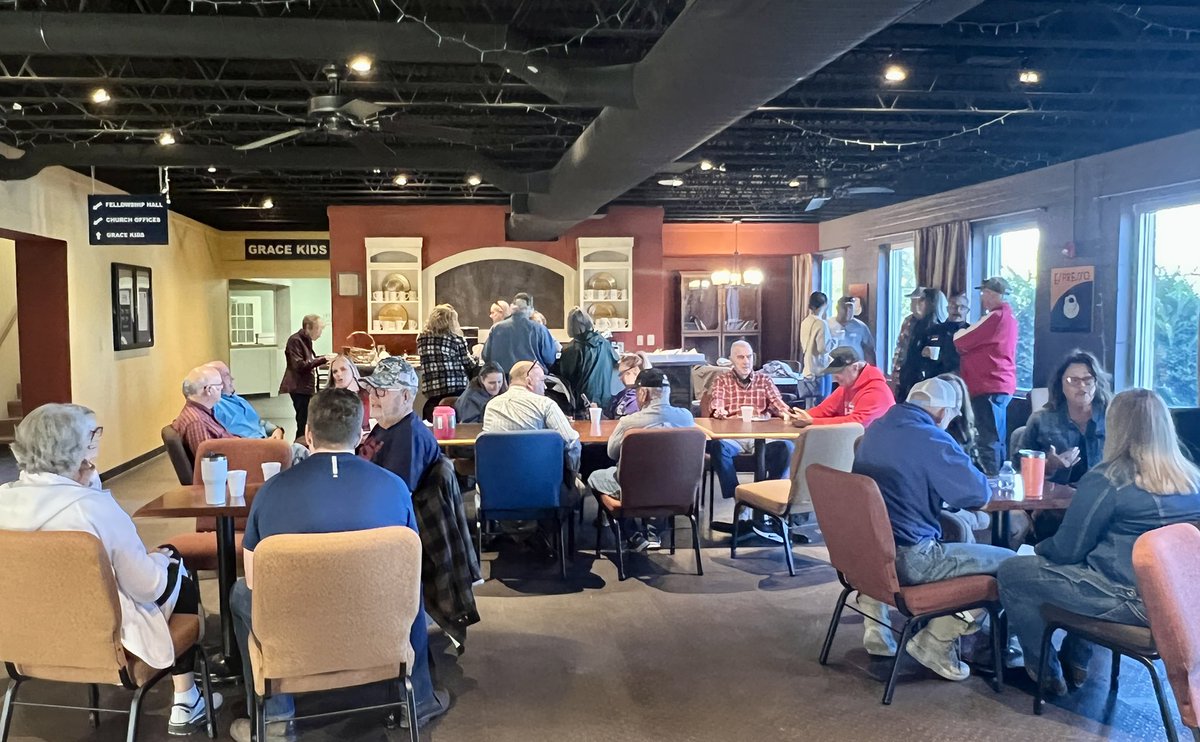 CityPleasant's tweet photo. Awesome turn out at Coffee With a Cop this morning. Thank you Grace Family Fellowship for your hospitality!  #CoffeeWithACop  #pleasanthillmo https://t.co/ygPDfzIfSr