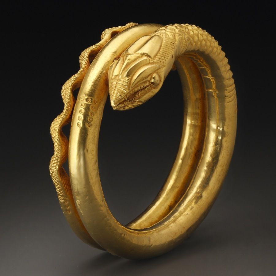 Roman snake armlet. Diameter: 10 cm. weight: 295 g. Place of origin: Egypt. Roman Period, 1st century AD. Private Collection.