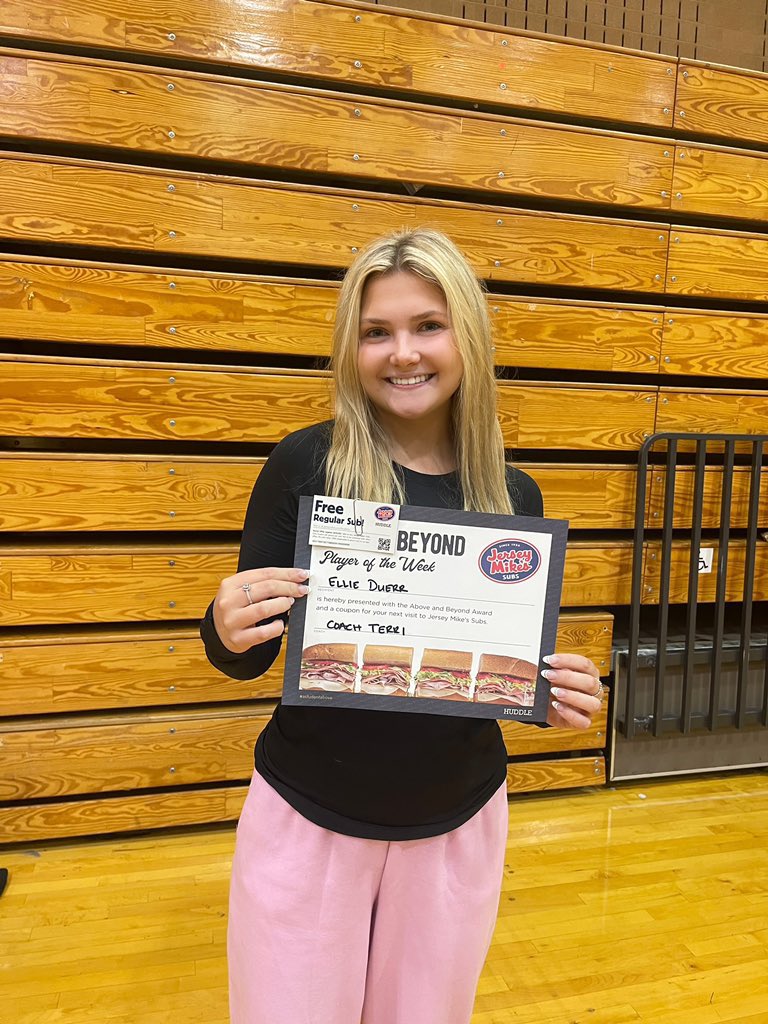 wakefield_cheer's tweet photo. Four years of cheer and senior captain this year, Ellie Duerr is not only smart but a joy to be around. We look forward to seeing her do great things. Congratulations to Wakefield’s athlete of the week! https://t.co/qATmbIyDab