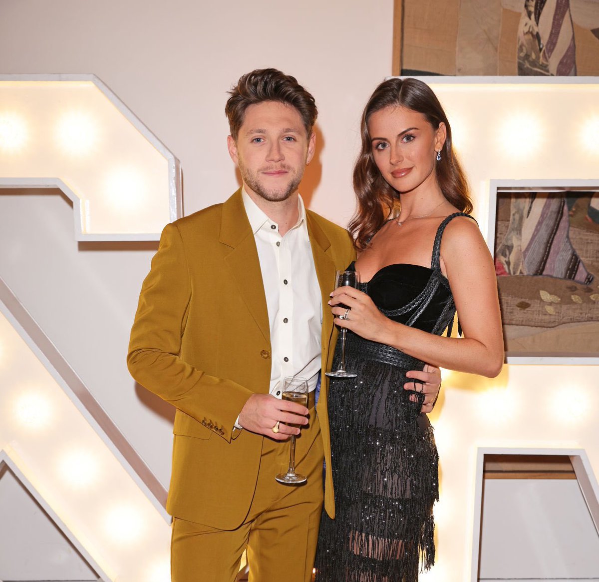 NiallHDailyNews's tweet photo. “He has brought her home to Mullingar, I have met her, and she’s a lovely girl. She’s from England, and she’s not in the business, that’s a good one. She’s not known, she’s not in the business at all. And yes very much[impressed].”

— Maura talking about Niall Horan’s girlfriend! https://t.co/jXbVKpyZmX