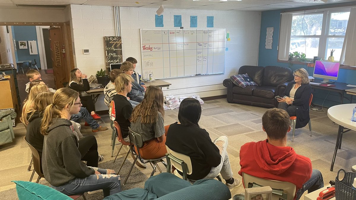 BcsPathways's tweet photo. Cheryl Martinsen and Lauren Mrsny visited with seniors today about taxes, spending habits, and job benefits…working to help them create PATHWAYS to success! THANK YOU, Cheryl and Lauren! @bcscardinals @laurenmrsny https://t.co/tVhgTegwBk