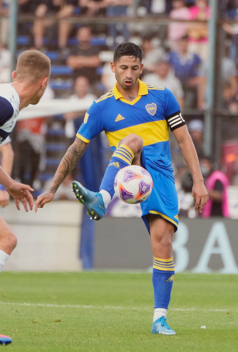 ¿Estaban buscando foto de Alan Varela con la cinta de capitán? 😉💙💛💙