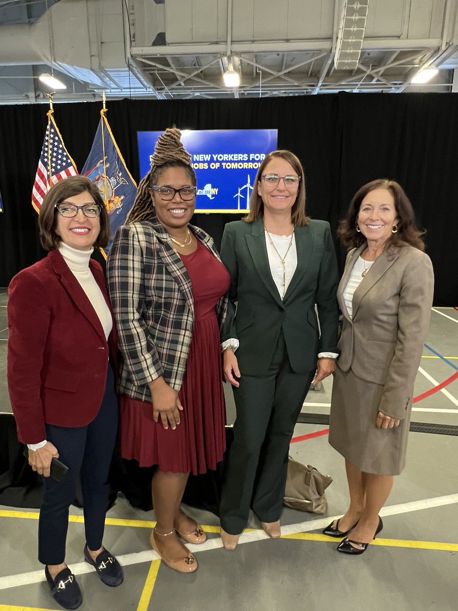 M_Issapour's tweet photo. @jeswsierraclub @Doreen_M_Harris @GovKathyHochul @SteveBellone @suffolkcountyny @NYSERDA It was so exciting to be part of this historic announcement. https://t.co/LU28DiezqP