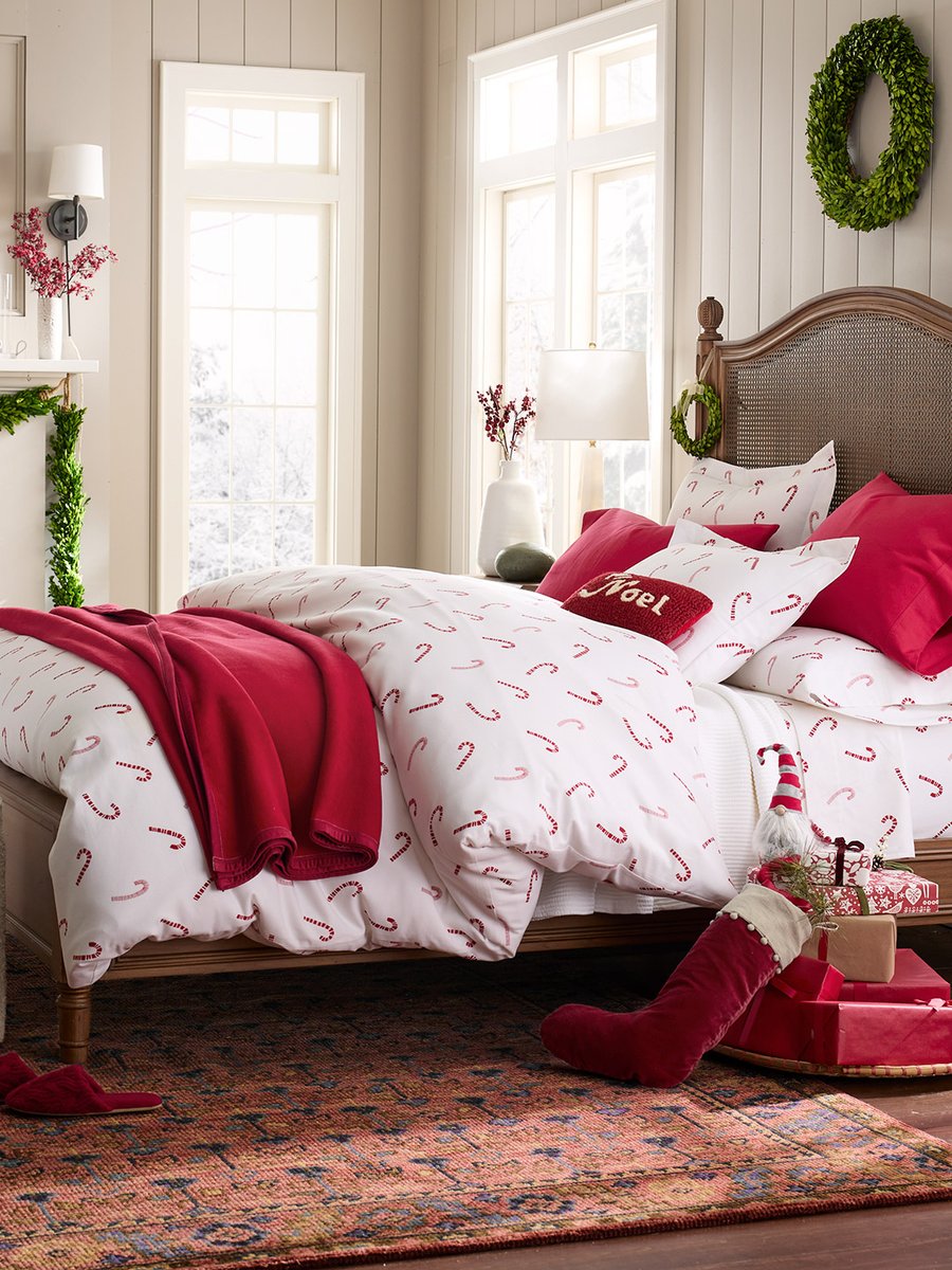 Attention holiday early birds: our festive bedding keeps you cozy & gives the season your warmest welcome ever. #garnethill #mygarnethill >>Shop now: ghill.me/3eMX3Dl