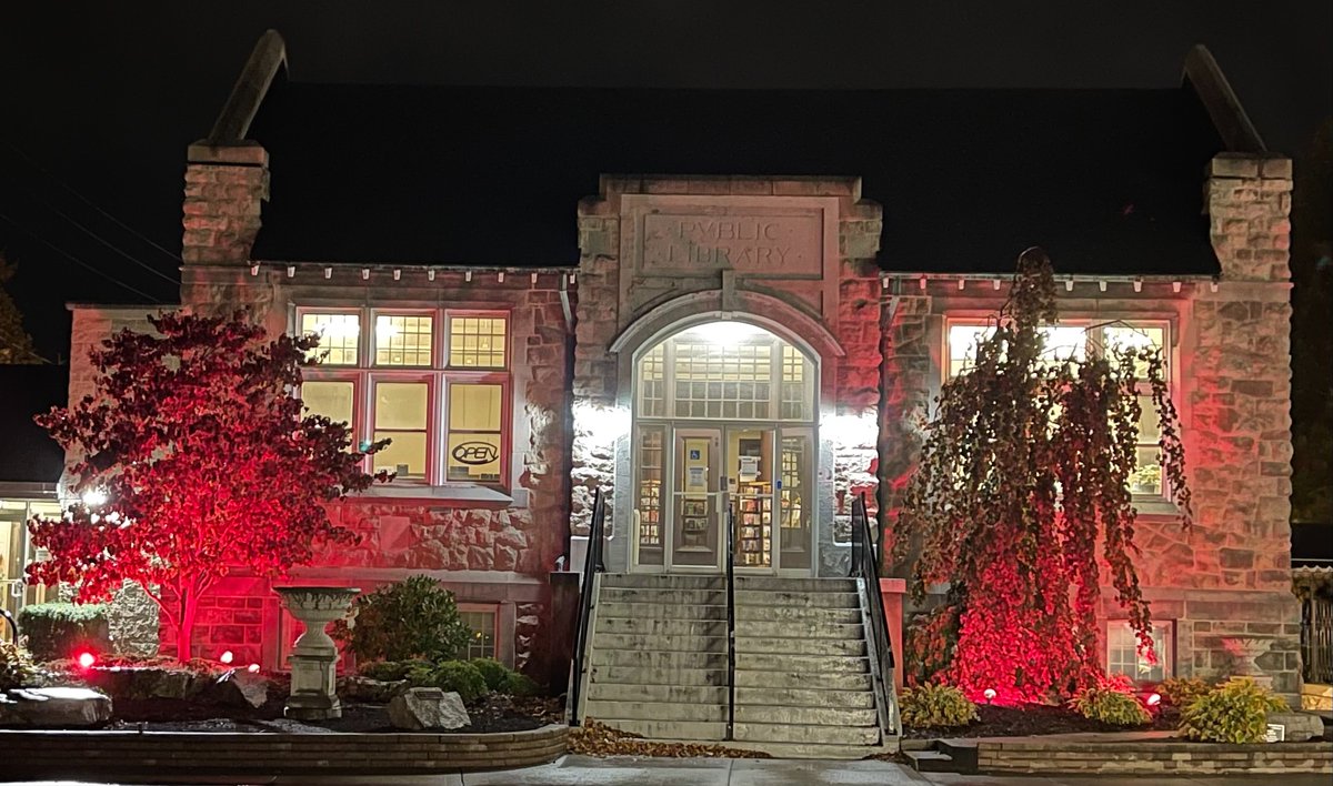 Our beautiful Carnegie Library located in the ❤️of Amherstburg is lit red to celebrate #DyslexiaAwarenessMonth Thank you to the staff from Parks and Recreation and Parks and Naturalized areas! @Aburg_TownHall @RTT_Amherstburg @IDA_Ontario