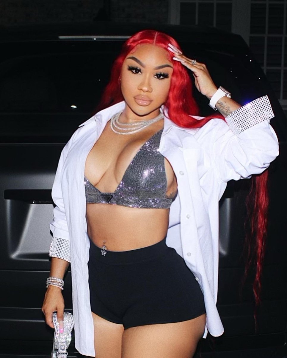 AriTheDon's tweet photo. I don’t like my outfit but look at me, come on… BE FOREAL 💎 https://t.co/W96bOJnCbn