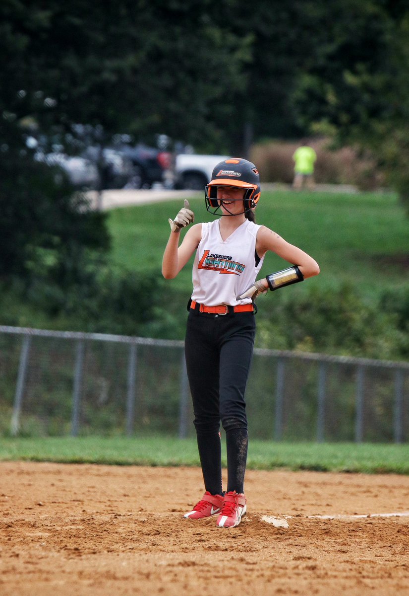 ftpetcare's tweet photo. Working on my sports photography . This is my great nieces team Lakeshore lightning black 14 U. #softball #softballphotography. https://t.co/0sMPcp2VQN