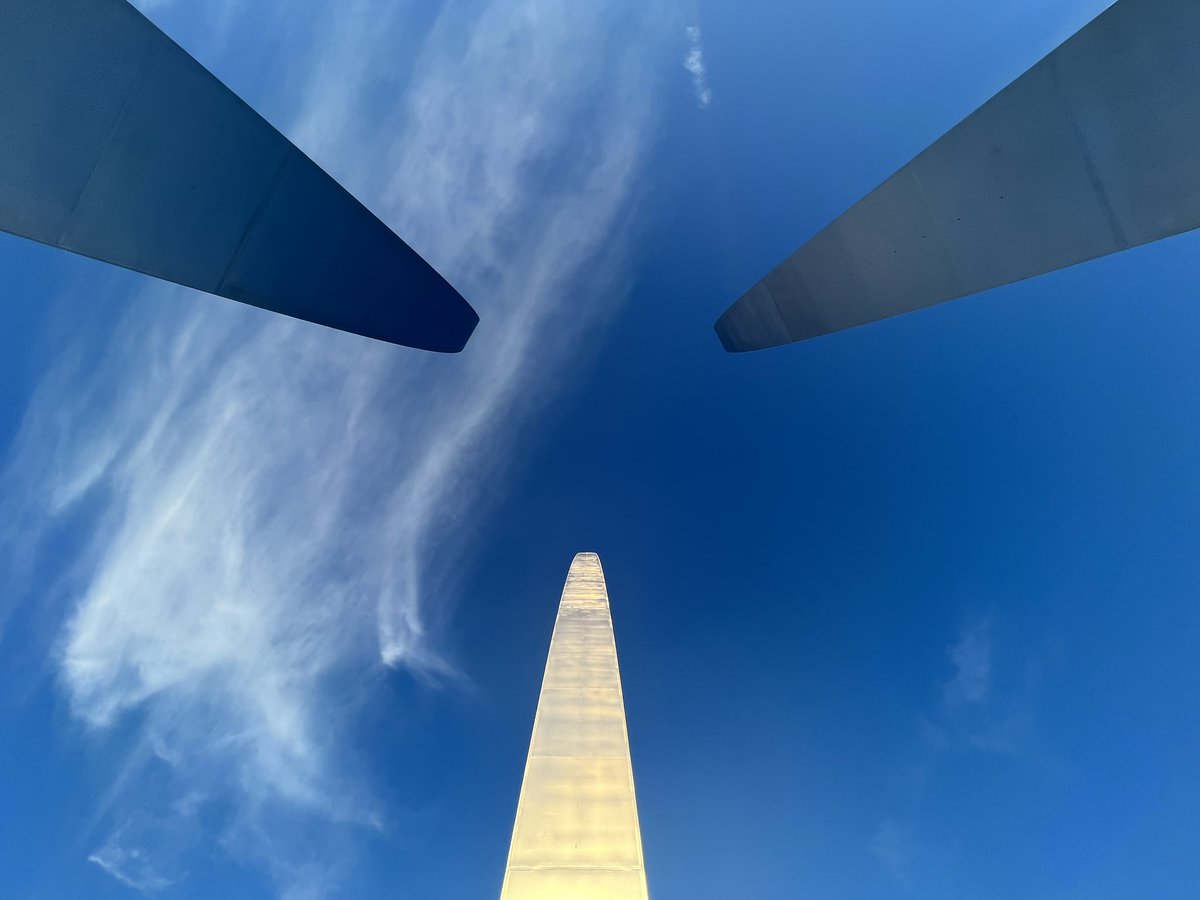 BunsoldMiddle's tweet photo. Bus 2 at the Air Force Memorial #panorama #bmsdc2022 #greatview #whenisdinner https://t.co/S0U2YuHvv5