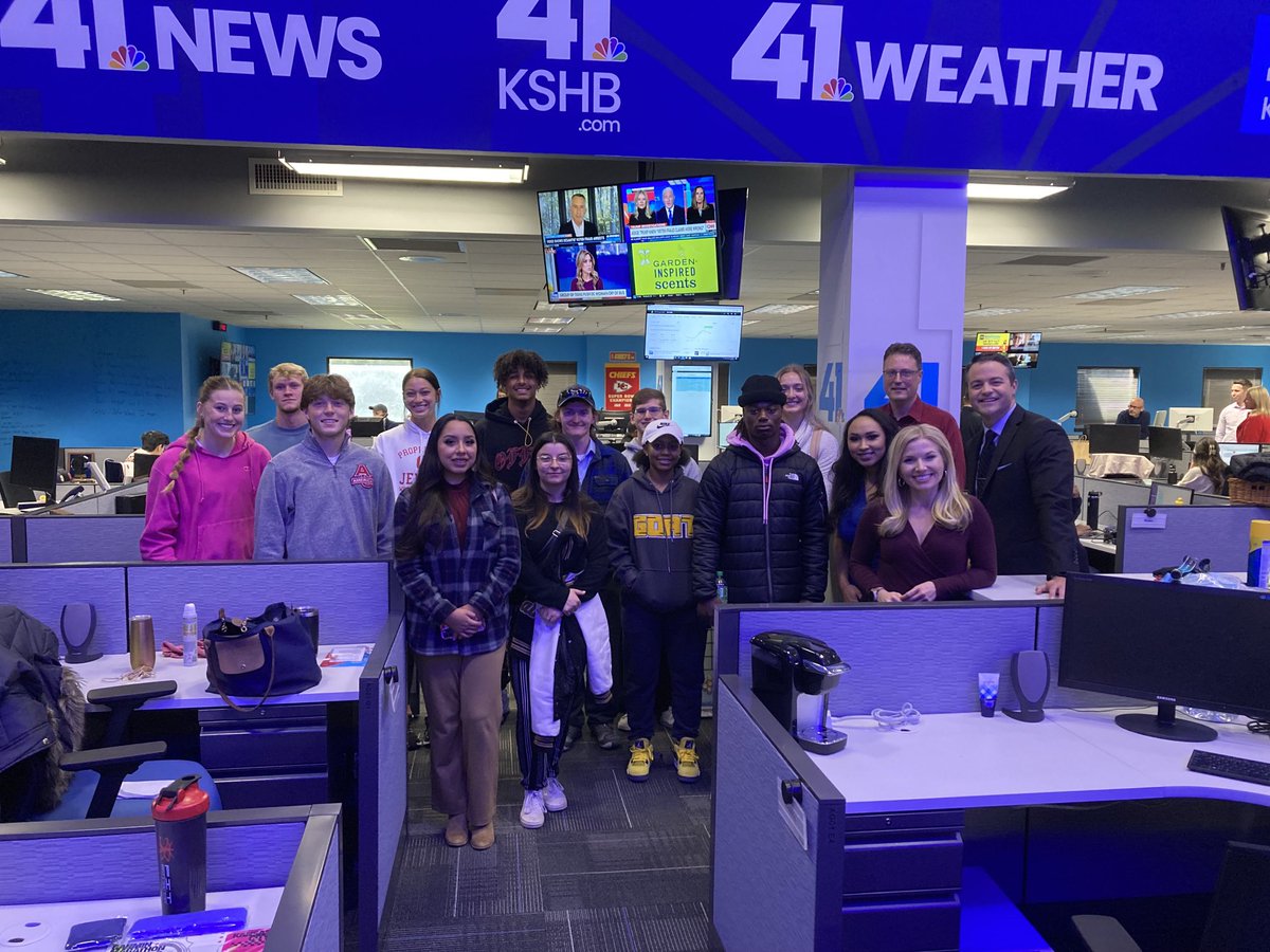 HoopsHoopsj's tweet photo. Thanks @KSHB41, @taylorhemness, and @LindsayShively for a wonderful tour. #COM333 @williamjewell https://t.co/QTcudcudyH