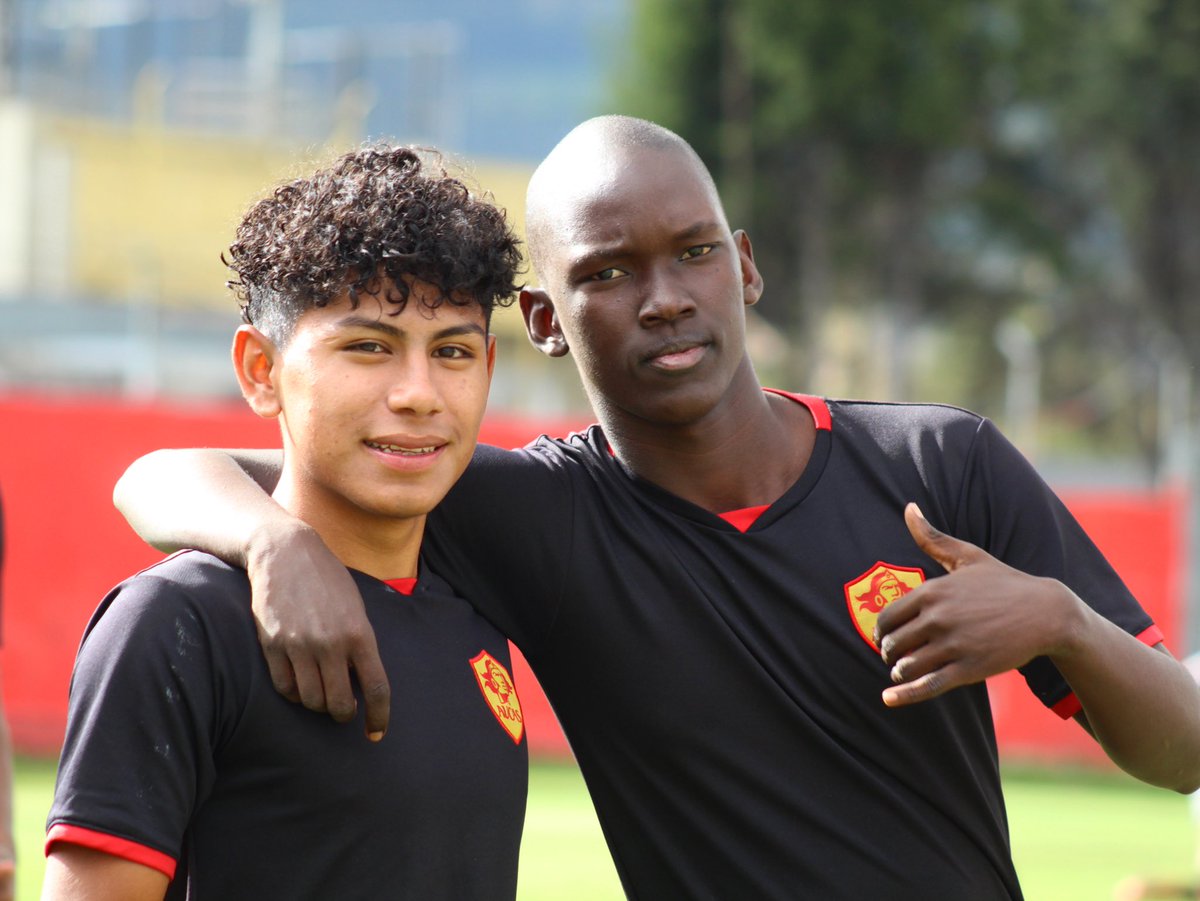 FormativasSDA's tweet photo. Amistad y felicidad en cada jornada de @FormativasSDA
#Aucas2022 #FormativasSDA💛❤️ https://t.co/NzKoF1EgUr