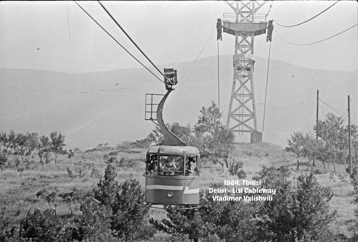 GCableways's tweet photo. Ropeway Delisi - Lisi
Built: 1978
Main Engineer: Vakhtang Lezhava
Project: Institute "Sakgiproshakht" Tbilisi.
Cabins: Tbilisi Aviation Factory
Capacity: 24+1
Speed: 6 m/s 
Length: 1112 m.
Height Difference: 135 m. 
#Tbilisi #georgia #cablecar #seilbahn #cableway #lisi https://t.co/zgZsCoFRo6