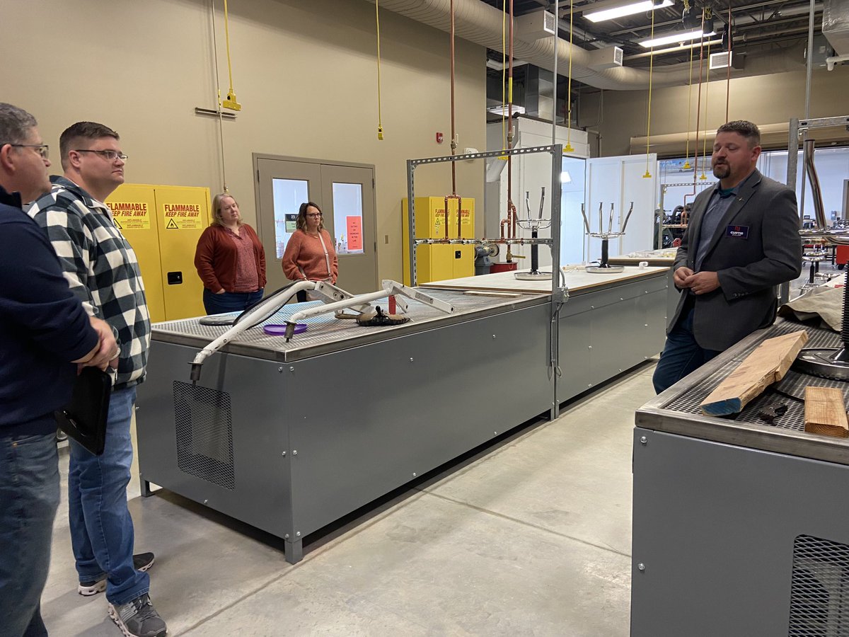 NorthlandPrez's tweet photo. We had a great tour of our aerospace site with the Northland Foundation board tonight. https://t.co/rOZ3KBLDFd
