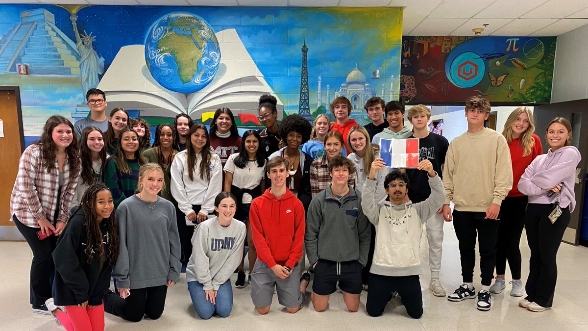 Merci to the Harrison High School French Club for spending time with our ASP students! #HoyasGiveBack @hoyaprincipal