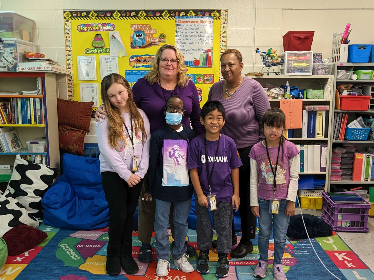 saundersnnps's tweet photo. There were people wearing purple as far as the eye could see today at Saunders!
#STANDNNPS #NationalSpiritDay #NNPSProud https://t.co/mGZ1KWuUfP