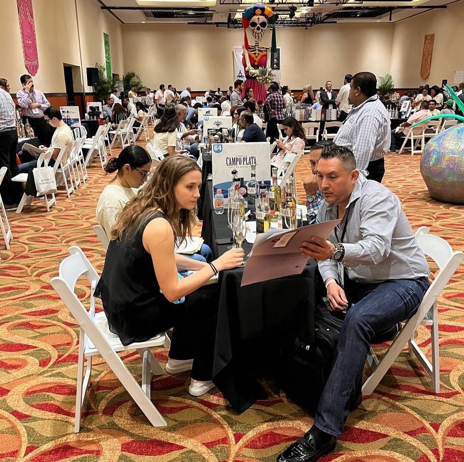 camaratequilera's tweet photo. Juntos vivimos la Cumbre de Bebidas de México edición Puerto Vallarta 2022, en conjunto con @SedecoJalisco agradecemos a todos los participantes, productores, compradores, distribuidores y proveedores del sector por hacer posible esta exitosa edición.
#CámaraTequilera #Cumbre https://t.co/Q1tZga8mnu
