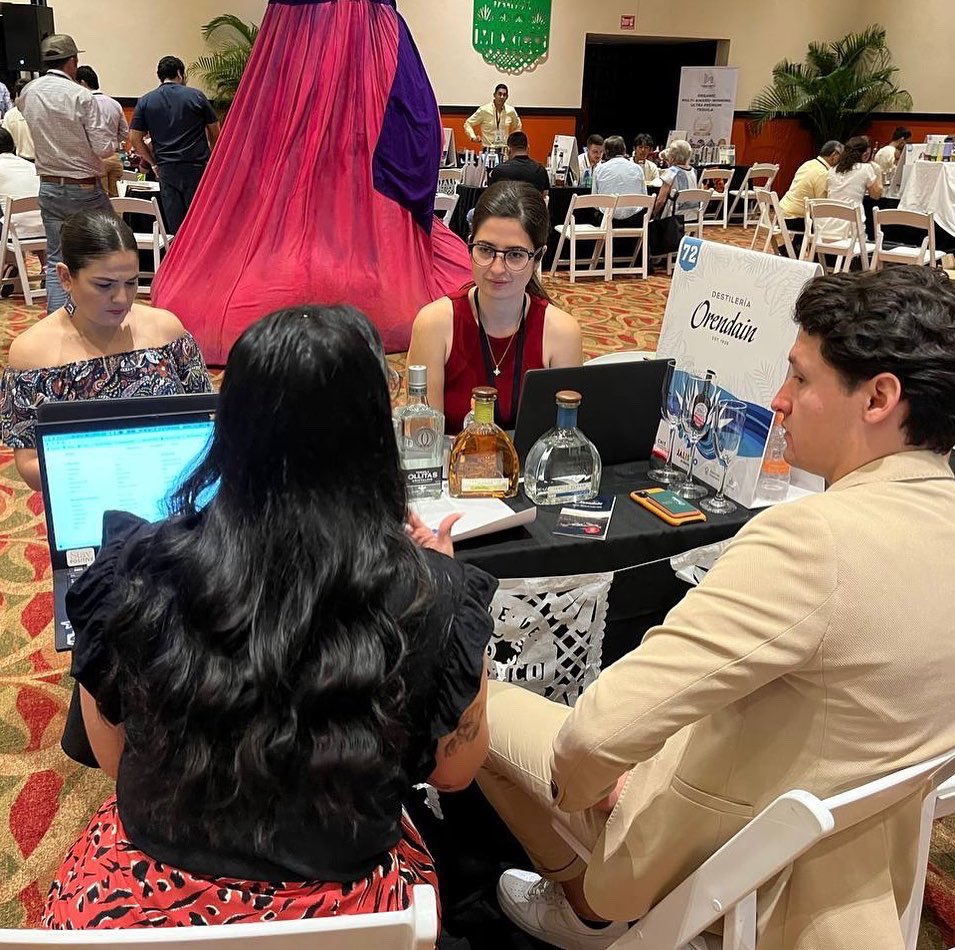 camaratequilera's tweet photo. Juntos vivimos la Cumbre de Bebidas de México edición Puerto Vallarta 2022, en conjunto con @SedecoJalisco agradecemos a todos los participantes, productores, compradores, distribuidores y proveedores del sector por hacer posible esta exitosa edición.
#CámaraTequilera #Cumbre https://t.co/Q1tZga8mnu