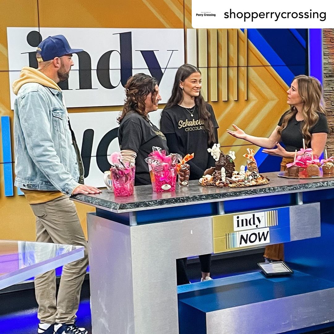 Dixontopfuel's tweet photo. Posted @withrepost โข @shopperrycrossing We had a great time w @indynowtv promoting @schakoladplainfield! Stop by & shop for all of your fall & Halloween cravings ๐๐
#shopperrycrossing #indynow #indysmallbusiness #womanownedbusiness #halloweentreats #breastcancerawarenessmonth https://t.co/Gba2uo0qEB