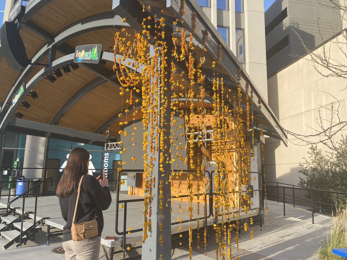 So excited to see this collab installation between <a href="/FargoParks/">Fargo Park District</a> and Love Always Floral take shape <a href="/FargoBdwySquare/">Fargo Broadway Square</a>! Shout out to <a href="/FargoParkKylie/">Kylie Kanwischer</a> for the inspiration to make this piece happen! 🍂💐

#ILoveFargo #FargoParks #DowntownFargo