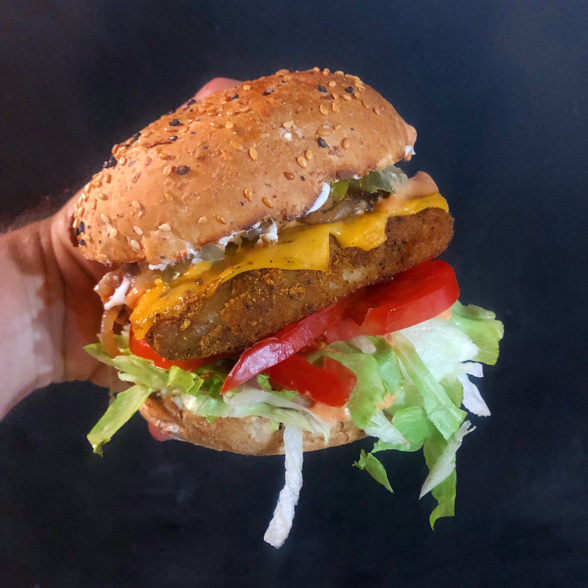 ValiantFoods's tweet photo. Giant chick’n burgers https://t.co/DUfEdYSRiM