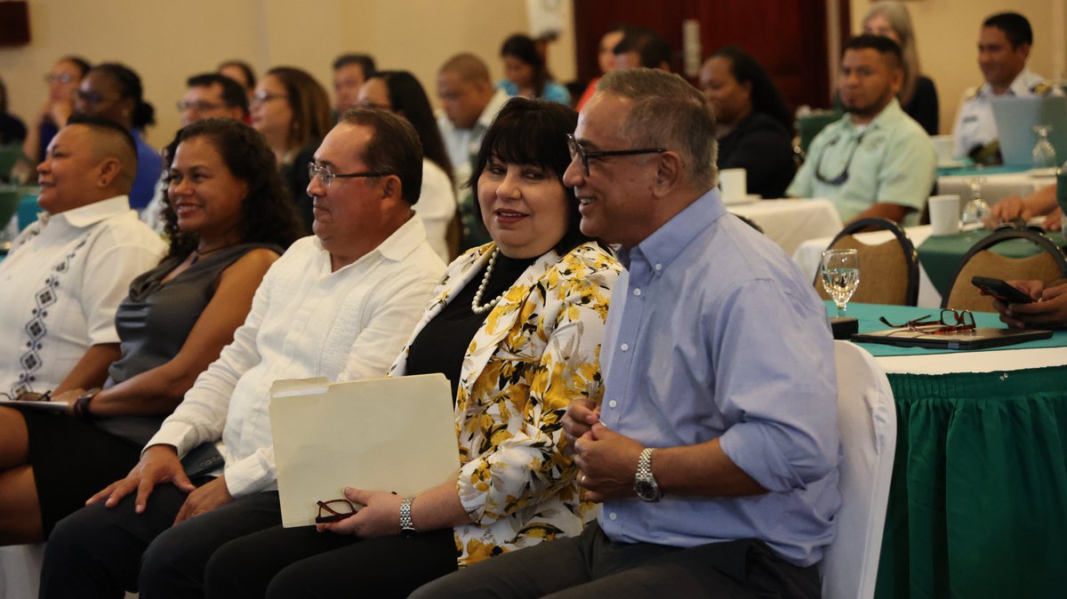 bbfpunitbze's tweet image. Yesterday, October 19th, Belize celebrated the delivery of its 3rd Milestone under the Blue Loan Agreement and the Conservation Fund Agreement by launching its Marine Spatial Plan officially named “Belize Sustainable Ocean Plan.”  

See more photos at flic.kr/s/aHBqjAbRcc