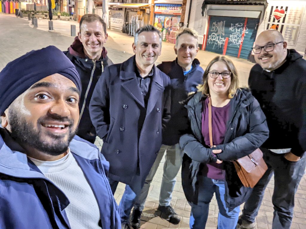 sathpal's tweet photo. Enjoyed hanging with the @leanagilebtn organising team and a few fellow speakers. Tomorrow's gonna be great! 😀 #LABtn https://t.co/2B85EccfkL