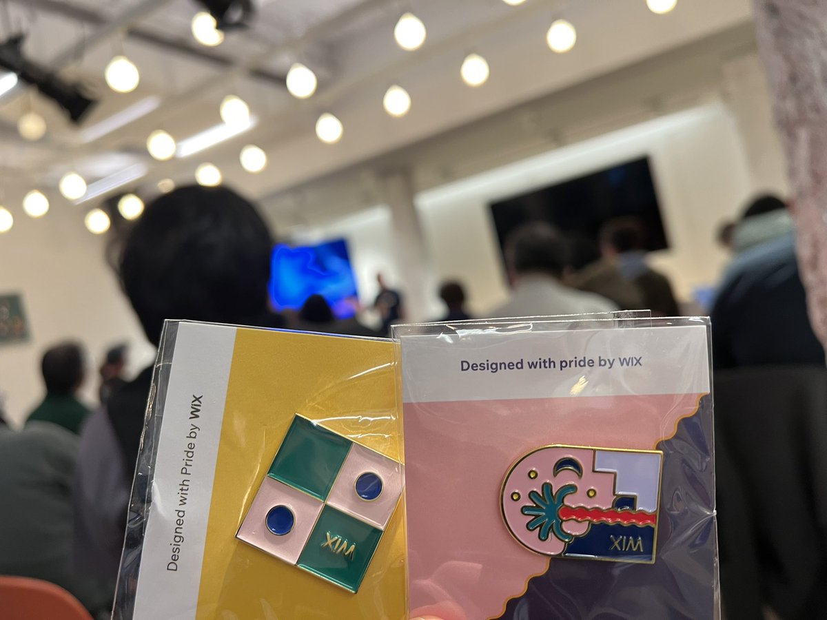linqing201's tweet photo. #FirebaseDevFest 
#FlutterDevFest I like these pins! https://t.co/JOm5t69i82