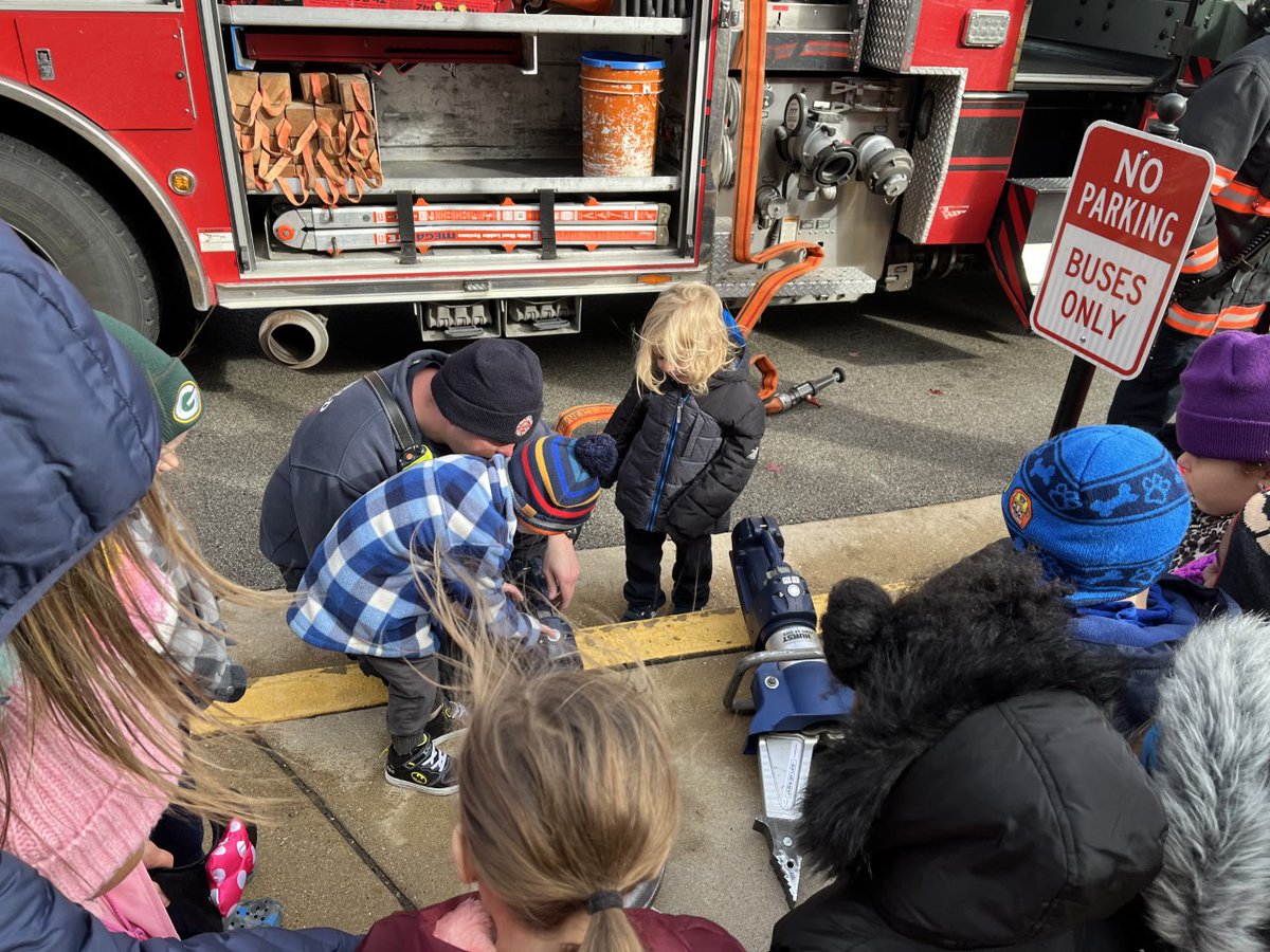 MG_Greenfield's tweet photo. Thanks, @greenfieldfire for stopping by Maple Grove to teach us about fire safety! #MightyHawks @Greenfield_SD https://t.co/aszNfKX9Qr