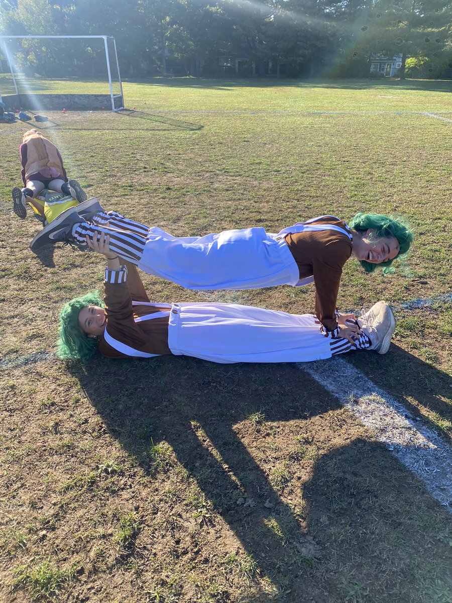 MrsCamGC's tweet image. All laughs and smiles at our last #GCJVFH practice today! 🎃👻 @GC_ATHLETICS_ @Garden_City_HS  #HEYRED