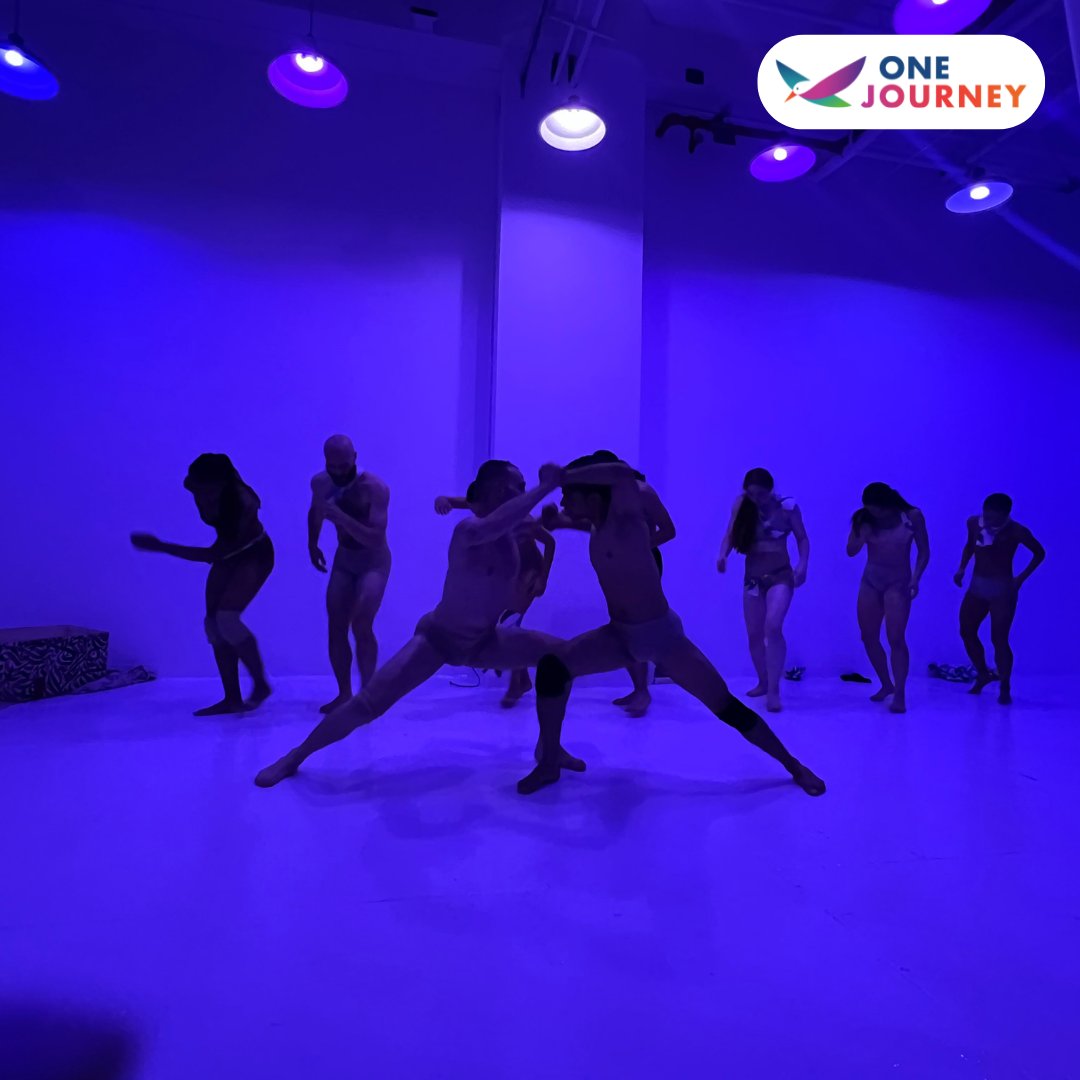 1journeyfest's tweet image. (2/3) This multi-leveled artistic performance beautifully captured the true essence of what can be hidden beneath the surface. The event was orchestrated by dancers from Project TAG with Hussein Smko taking the lead. #OneJourney #ManyPaths #RosesinSand