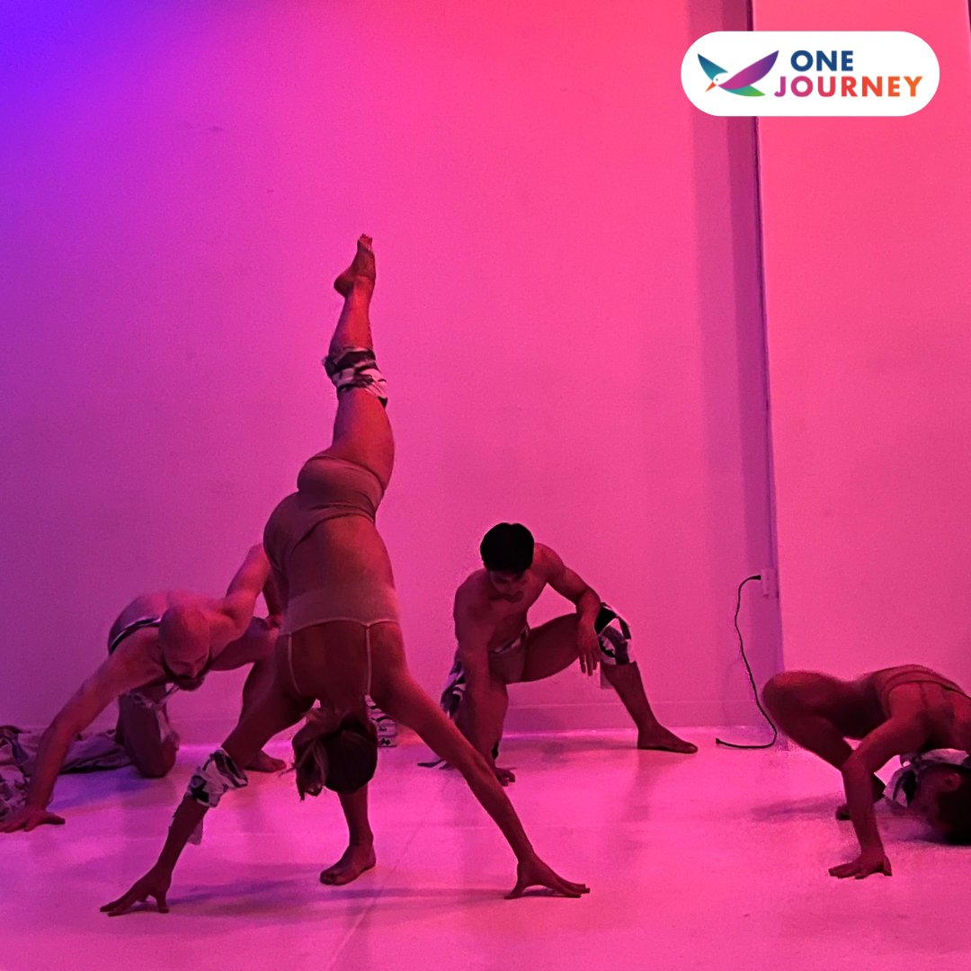 1journeyfest's tweet image. (2/3) This multi-leveled artistic performance beautifully captured the true essence of what can be hidden beneath the surface. The event was orchestrated by dancers from Project TAG with Hussein Smko taking the lead. #OneJourney #ManyPaths #RosesinSand