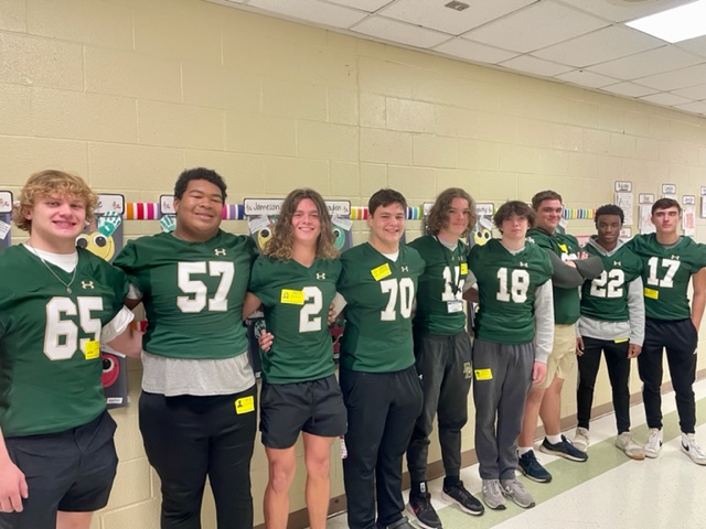 Ms_CMGraham's tweet photo. Thank you to our @RiverBluffHS football players for coming to read with our @OGElementary kindergarten students today. https://t.co/xjVqeooYCK