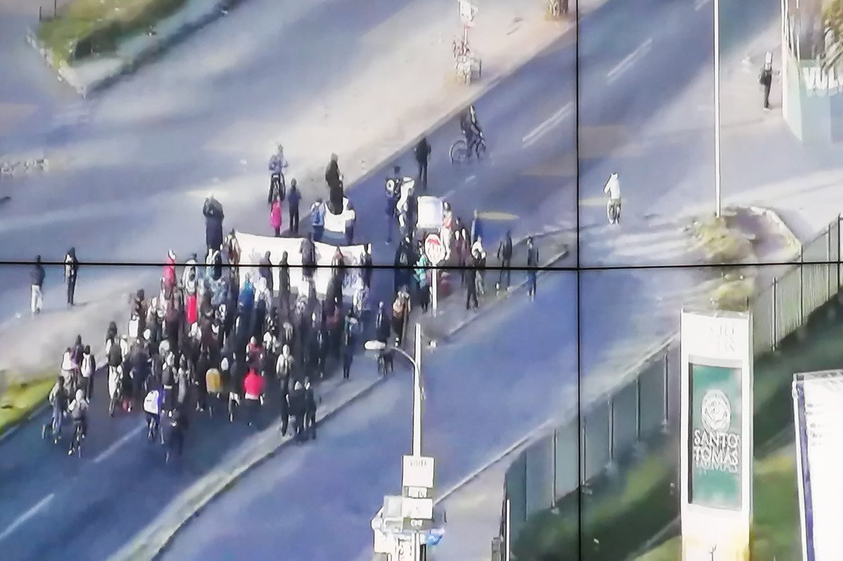 CarabCoquimbo's tweet image. 🚧 Atención #LaSerena: preferir vías alternativas a la #Ruta5 altura de #Amunátegui al norte. Tránsito interrumpido momentáneamente por presencia de manifestantes.