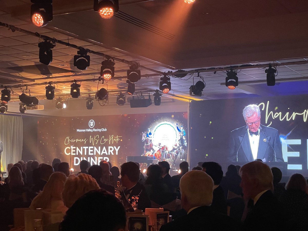 1000giggles's tweet photo. #OutstandingNight #Chairmans #WSCOXPLATE #CentenaryDinner @TheValley #20102022 Congrats to all #TheValley team 👌👏🏇 #LoveTheValley #Legendary #CoxPlate100 #CentenaryCoxPlate https://t.co/0okG3aZslX