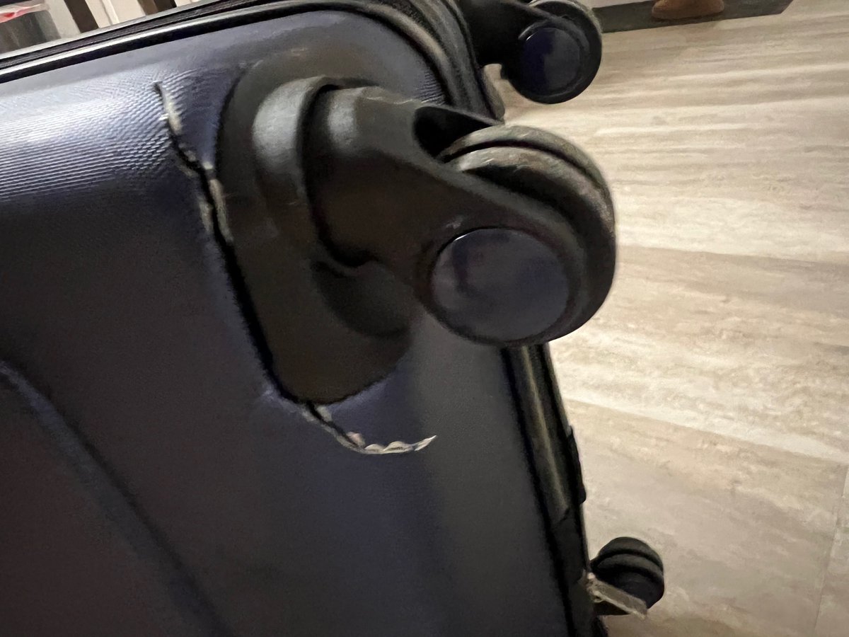 fcotroneo98's tweet photo. @SouthwestAir Nah no more question but it was so kind of them to be sorry for breaking my clubs that they broke my suitcase on the way back!! https://t.co/HjLhx90ZUX