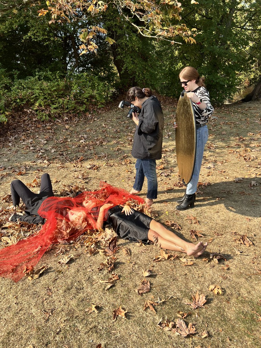 oytcosmetics's tweet photo. Spoiler Alert! 👀 Here’s a little sneak peak of our most recent photoshoot 🍁🍂 We’re so excited for you to see these beautiful models in action! 📸 

#makeup #models #photoshoot https://t.co/a1IrOdnoTf