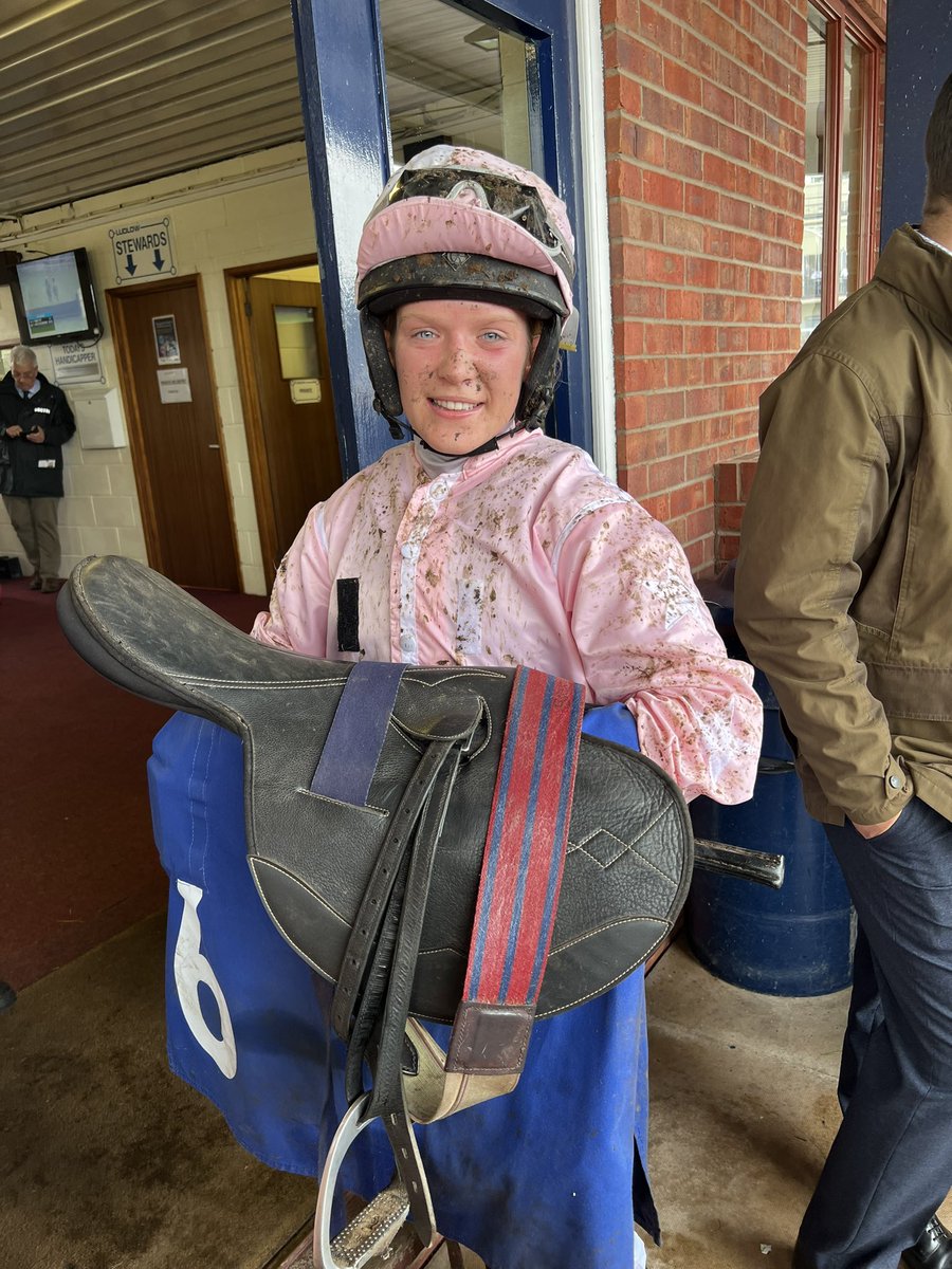 amajox's tweet photo. Congratulations @amajox @katiepowell125 WINS @RacingtoSchool #Chase @LudlowRaceClub #FamilyPot @thebeautymill #3ran #topjock ππ₯ππππ https://t.co/0ub3NFdifm