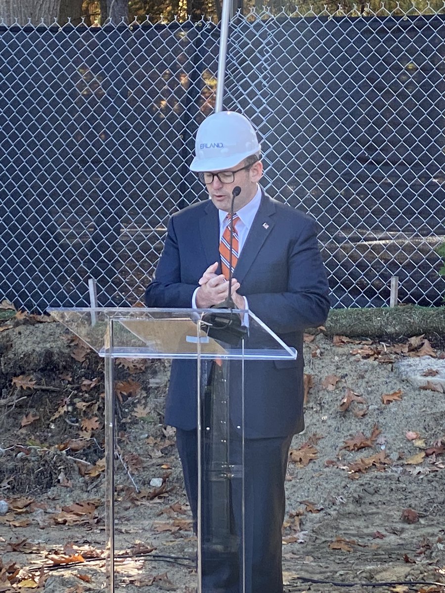 DouglassCuff's tweet photo. Topping Off at 1 Corporate Drive, Andover. #GMP #LifeSciences #andover @MassBio @ErlandInc #IQHQ https://t.co/qnOjoI2vVs