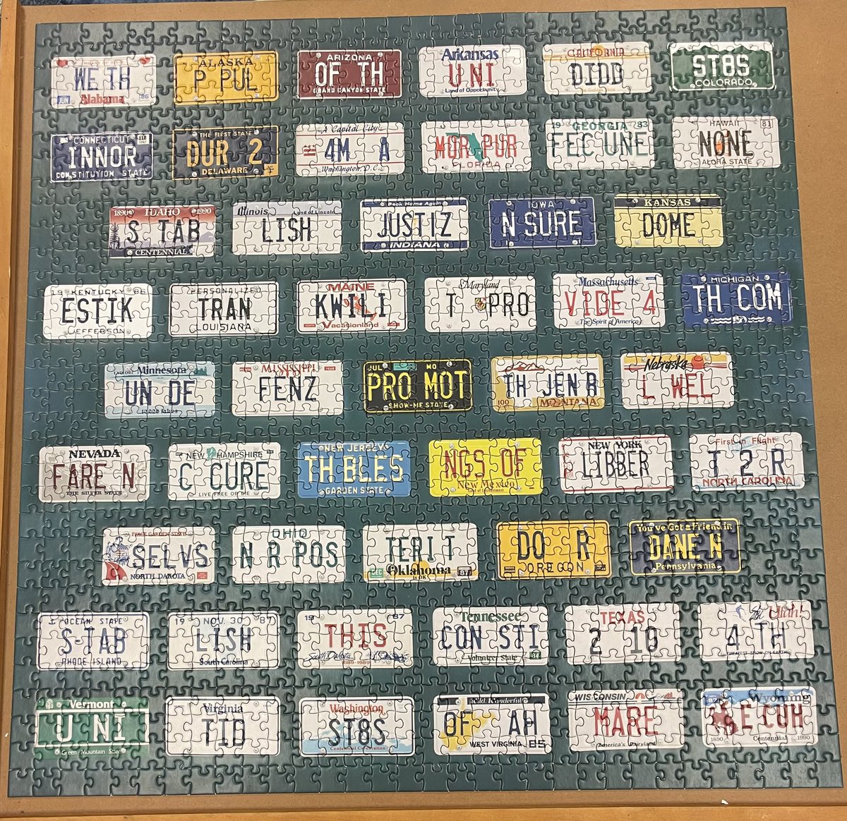 BanyanFifth's tweet photo. 5th graders finished their first 1000 piece puzzle! Take a look 👀 #preamble https://t.co/9pEVKQucXM