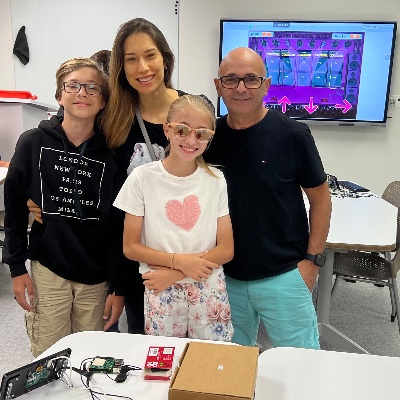 TGRFound's tweet photo. Last night we welcomed our TGR Learning Lab students and families to Family Night to celebrate the fall session and showcase projects and new skills gained through the courses. #STEMisLife #ChampionsForYouth https://t.co/DQ2nWeGkNK