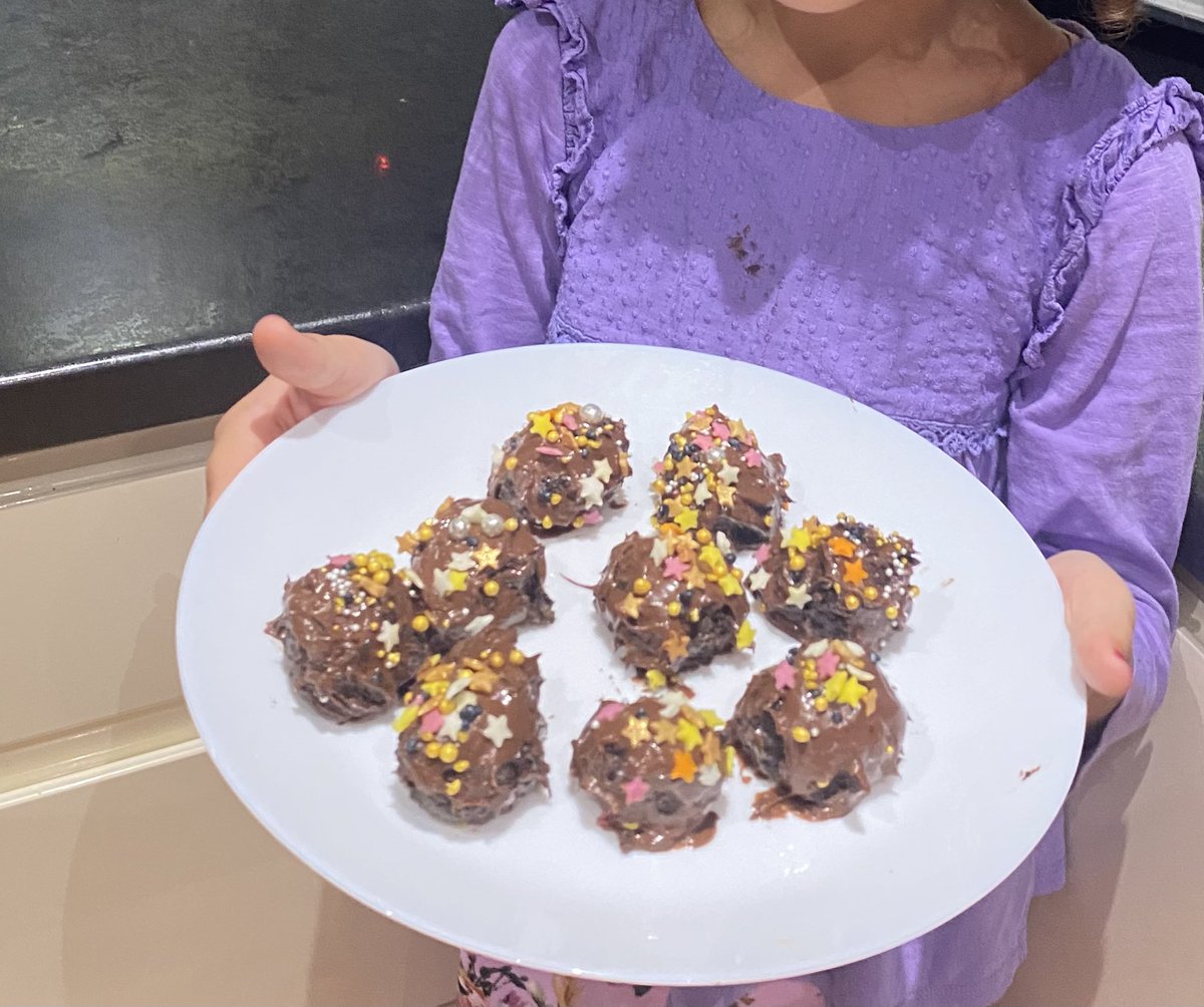 TabakuAna's tweet photo. Morena’s chocolate truffles @GoresbrookSc #goresbrookmasterchef2022 
@MissCollinsGBS https://t.co/doW14lPLly