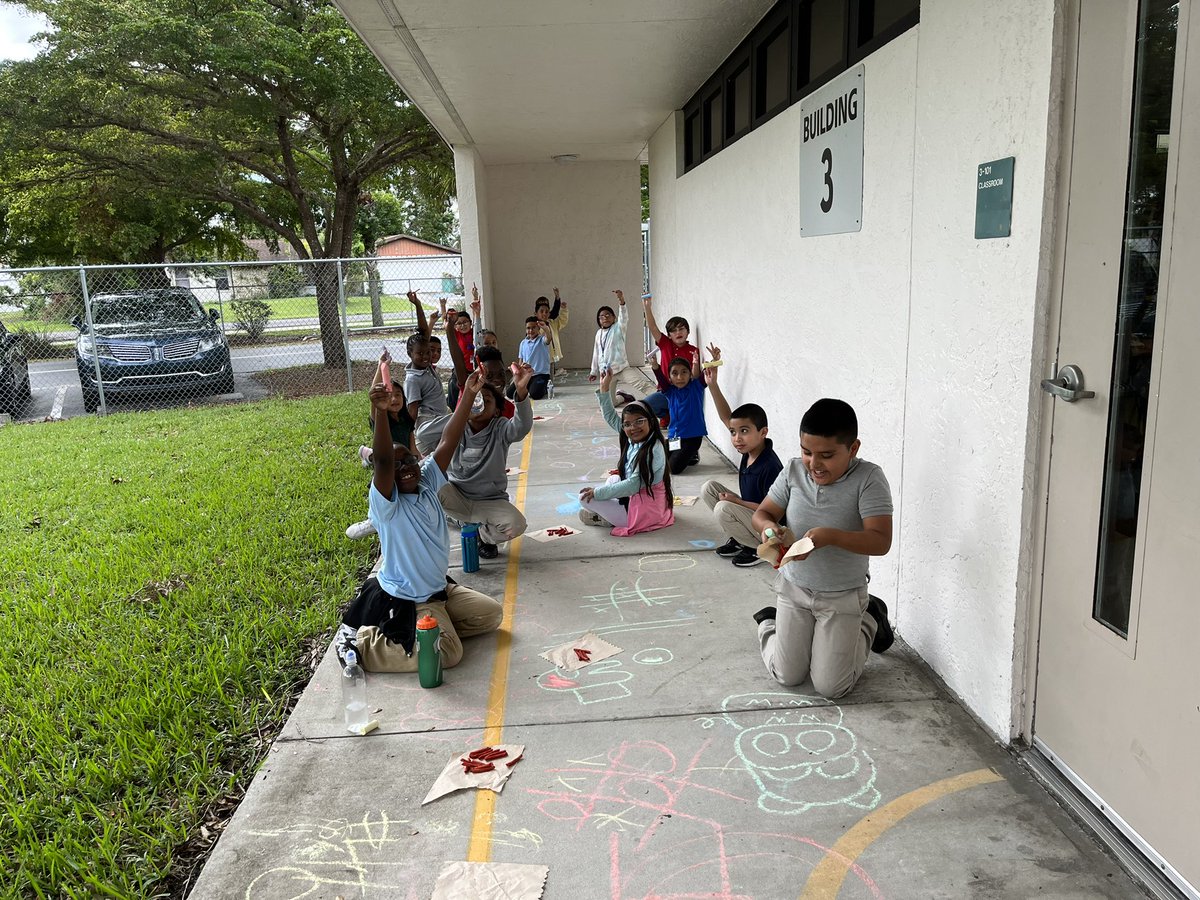 msbennertweets's tweet photo. Chips and chalk to celebrate our 82% class average on QBA 1 @GGEseagulls https://t.co/s58TcyW8Qd