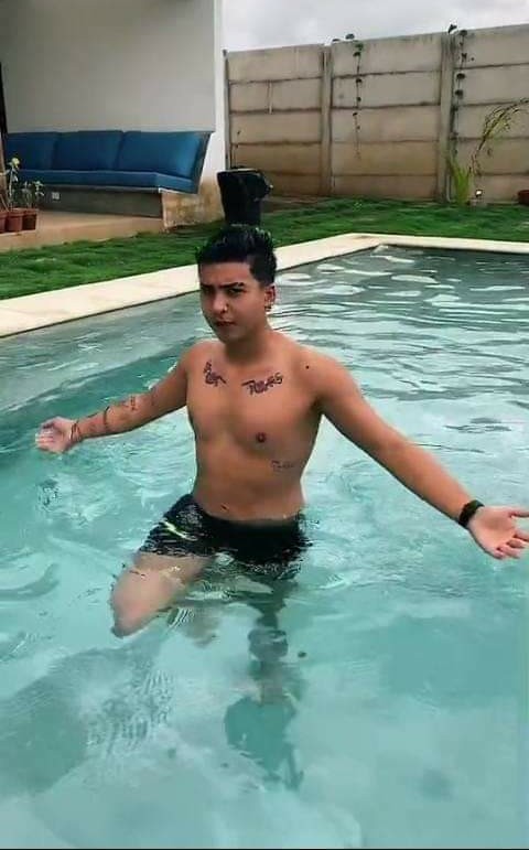 PrimosQuitero's tweet photo. Piscina https://t.co/9XQgXlQCnS